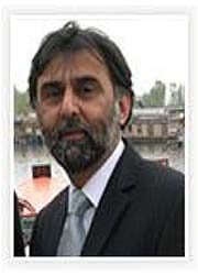 Dr Shahin Nooreyezdan